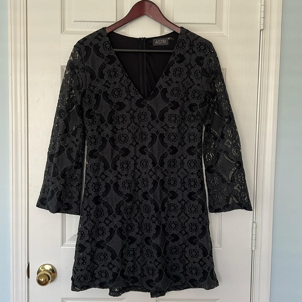 Astr Lace Dress, Size M
